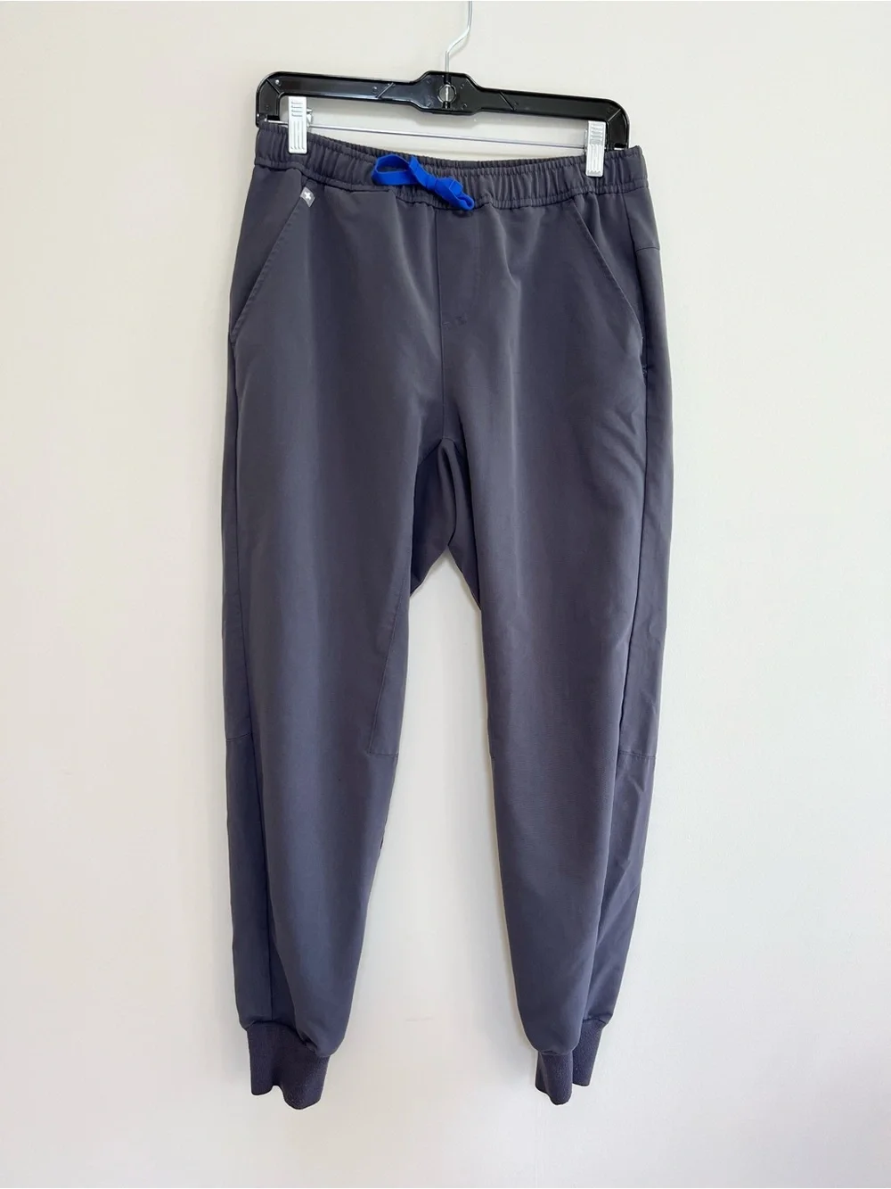 FIGS Tansen Jogger Scrub 5 Pocket Pants Charcoal Grey (PO #1873), sz Small Short